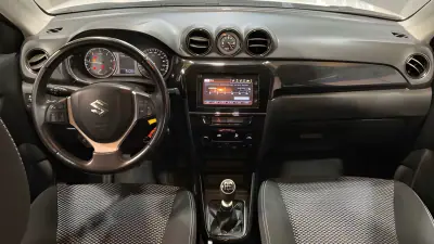Suzuki Vitara 2015 - 13990 EUR, 198224 km - AUTO.MOTO.pt - 198224km - foto 7 de 10