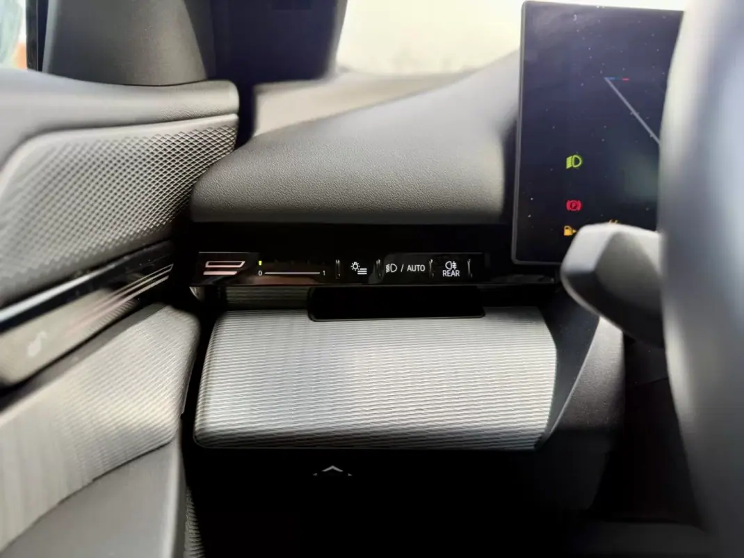 BMW 520 2024 - 52450 EUR, 45000 km - AUTO.MOTO.pt - 45000km - foto 18 de 27