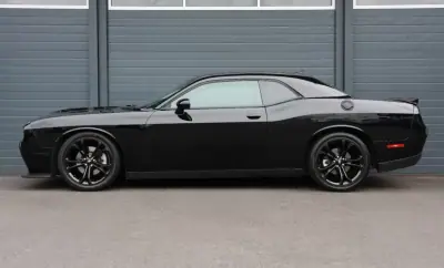 Dodge Challenger 2019 - 47000 EUR, 47000 km - AUTO.MOTO.pt - 47000km - foto 4 de 10