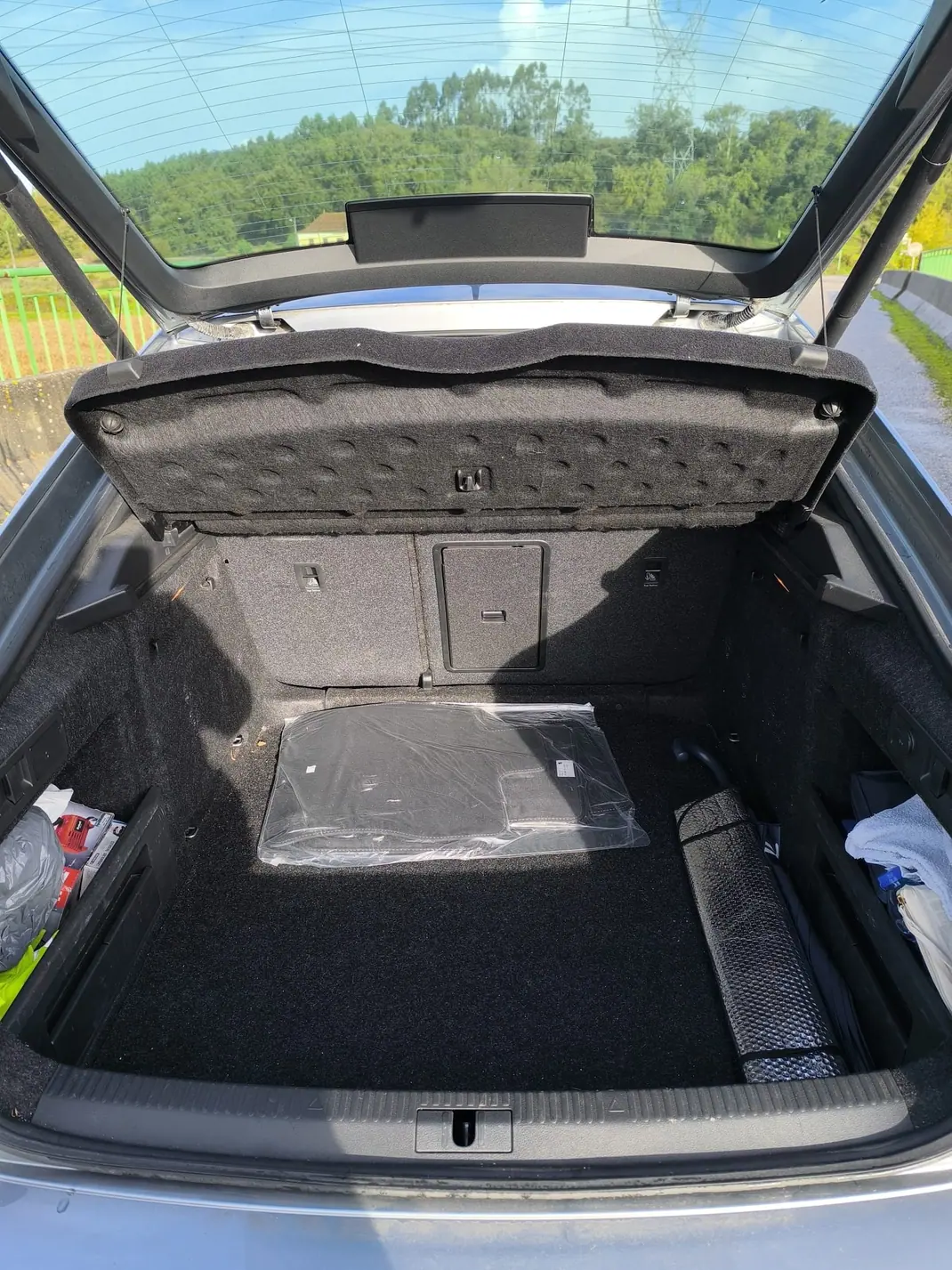 Skoda Superb 2018 - 21990 EUR, 100000 km - AUTO.MOTO.pt - 100000km - foto 12 de 15