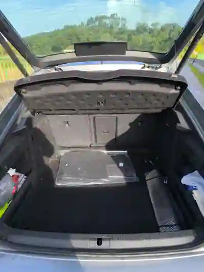 Skoda Superb 2018 - 21990 EUR, 100000 km - AUTO.MOTO.pt - 100000km - foto 12 de 15