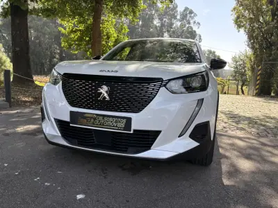 Peugeot 2008 2023 — photo 2 of 16