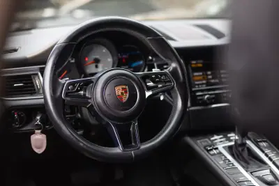 Porsche Macan 2015 - 43900 EUR, 152799 km - AUTO.MOTO.pt - 152799km - foto 10 de 27