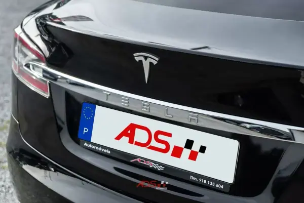 Tesla Model S 2014 - 22000 EUR, 251000 km - AUTO.MOTO.pt - 251000km - foto 7 de 22