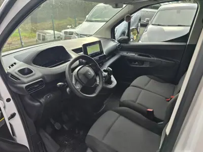 Peugeot PARTNER HDI 2020 - 13900 EUR, 99000 km - AUTO.MOTO.pt - 99000km - foto 7 de 22