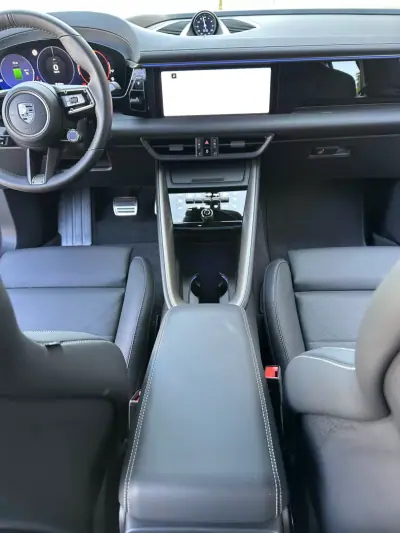 Porsche Macan 2025 - 127000 EUR, 12000 km - AUTO.MOTO.pt - 12000km - foto 73 de 80