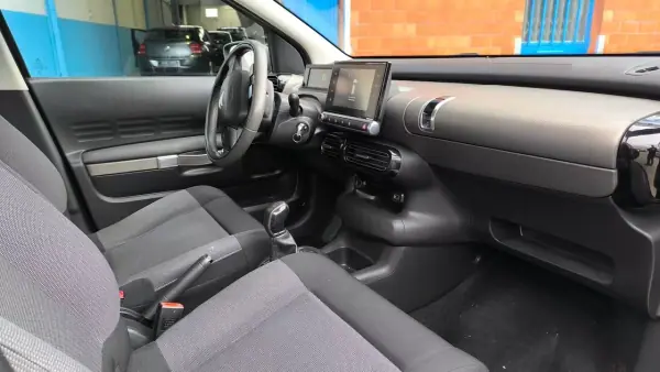 Citroën C4 Cactus 2015 - 10500 EUR, 161000 km - AUTO.MOTO.pt - 161000km - foto 5 de 17
