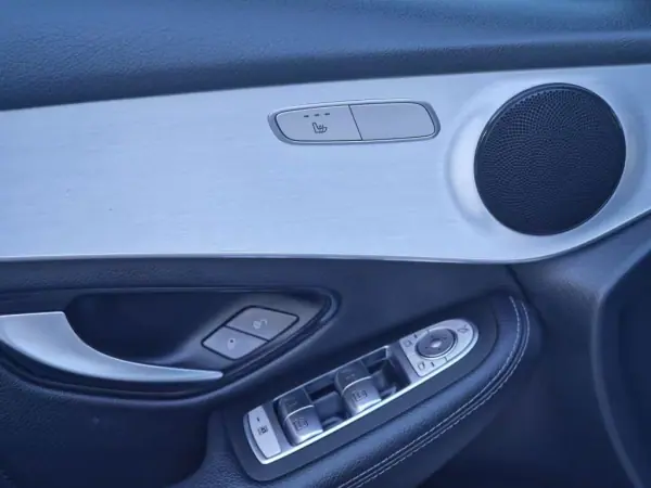 Mercedes-Benz GLC 220 2019 - 48500 EUR, 120000 km - AUTO.MOTO.pt - 120000km - foto 23 de 28