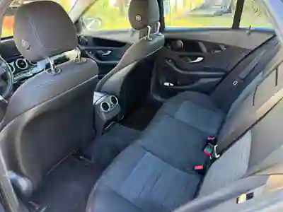 Mercedes-Benz C 200 2016 - 12000 EUR, 227000 km - AUTO.MOTO.pt - 227000km - foto 2 de 5