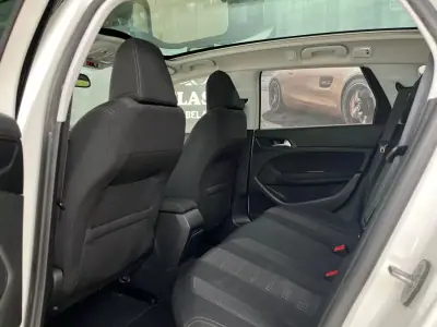 Peugeot 308 SW 2016 - 9990 EUR, 197000 km - AUTO.MOTO.pt - 197000km - foto 10 de 17