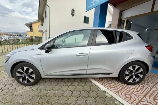 Renault Clio 2023 - 15450 EUR, 61000 km - AUTO.MOTO.pt - 61000km - foto 6 de 31