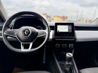 Renault Clio 2023 - 15450 EUR, 61000 km - AUTO.MOTO.pt - 61000km - foto 15 de 31