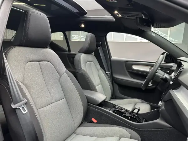 Volvo XC 40 2023 - 39900 EUR, 15000 km - AUTO.MOTO.pt - 15000km - foto 16 de 61
