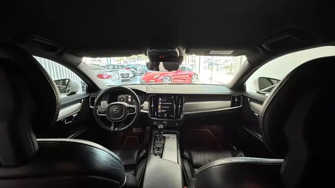 Volvo V90 2018 - 23990 EUR, 166090 km - AUTO.MOTO.pt - 166090km - foto 16 de 31