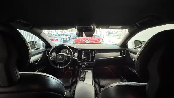 Volvo V90 2018 - 23990 EUR, 166090 km - AUTO.MOTO.pt - 166090km - foto 16 de 31