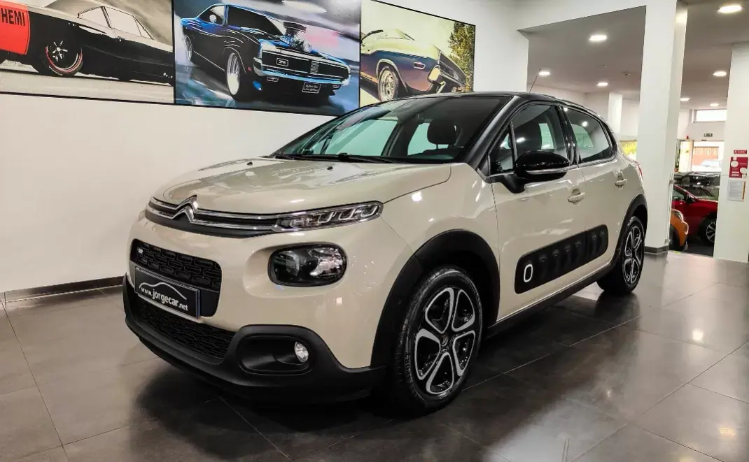 Citroën C3 2017 - 10990 EUR, 99000 km - AUTO.MOTO.pt - 99000km - foto 1 de 58