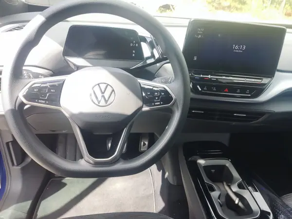 Volkswagen ID.4 2022 - 28000 EUR, 35000 km - 35000km - foto 6 de 12