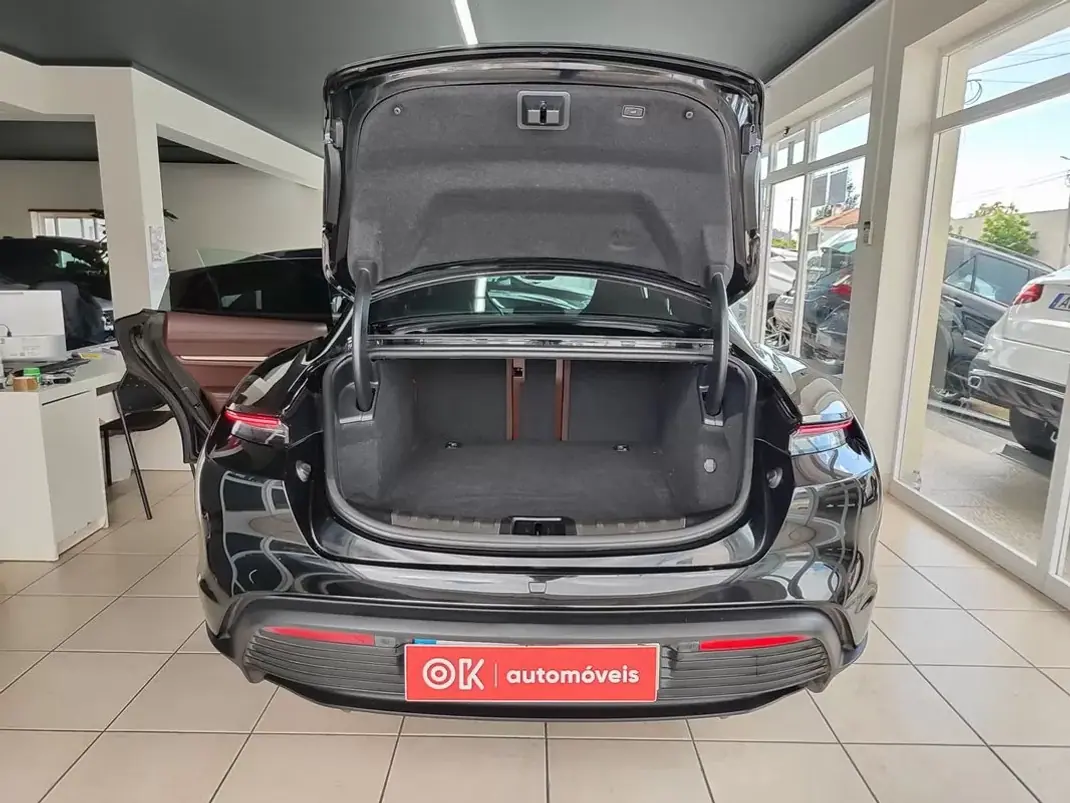 Porsche Taycan 2020 - 61500 EUR, 54000 km - AUTO.MOTO.pt - 54000km - foto 17 de 37