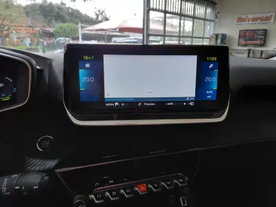 Peugeot e-2008 2020 - 16800 EUR, 98000 km - AUTO.MOTO.pt - 98000km - foto 15 de 23