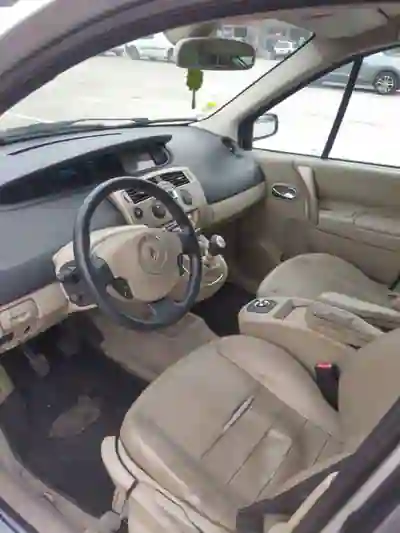 Renault Grand Scénic 2007 - 2750 EUR, 392 km - AUTO.MOTO.pt - 392km - foto 6 de 8