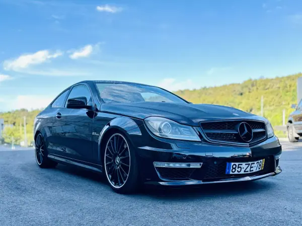 Mercedes-Benz C 63 AMG 2011 - 49900 EUR, 56000 km - AUTO.MOTO.pt - 56000km - foto 11 de 26