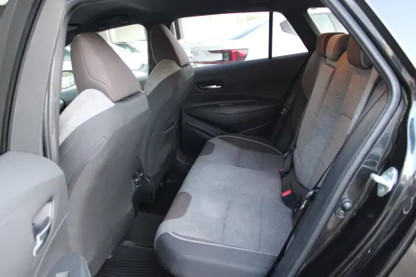 Toyota Corolla Touring Sports 2021 - 24900 EUR, 126096 km - AUTO.MOTO.pt - 126096km - foto 6 de 23