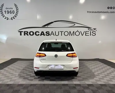 Volkswagen e-Golf 2020 — foto 4 de 45