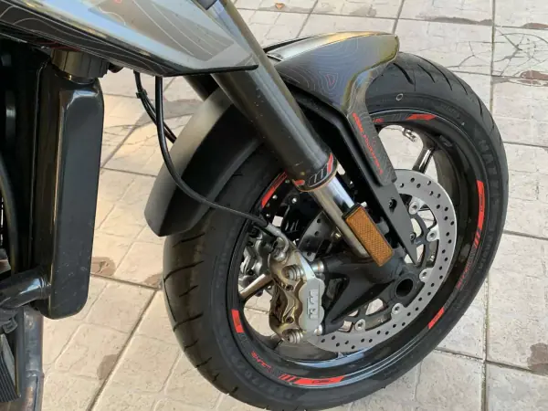 KTM Duke 990 R 2021 - 7950 EUR, 5429 km - AUTO.MOTO.pt - 5429km - foto 13 de 18