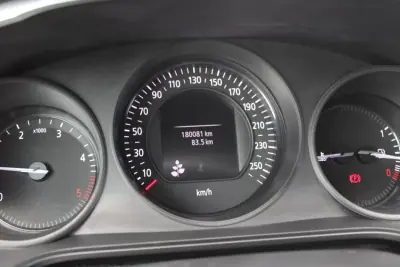 Renault Mégane 2020 - 13990 EUR, 180000 km - AUTO.MOTO.pt - 180000km - foto 20 de 29