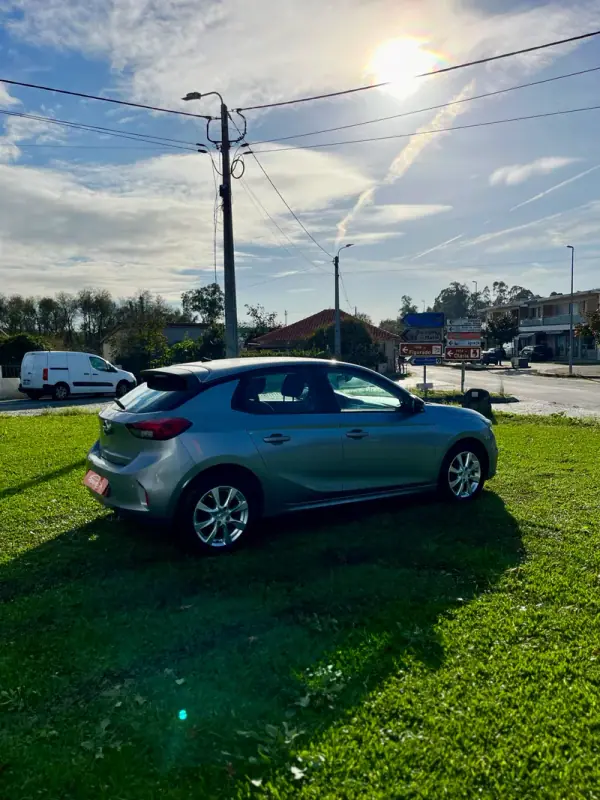 Opel Corsa 2021 - 13900 EUR, 12845 km - AUTO.MOTO.pt - 12845km - foto 5 de 10