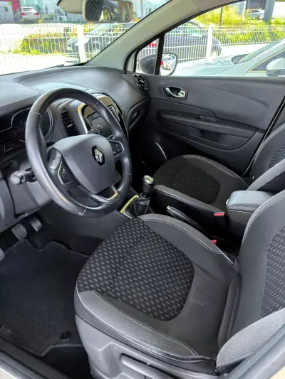 Renault Captur 2019 - 12750 EUR, 68000 km - AUTO.MOTO.pt - 68000km - foto 14 de 26
