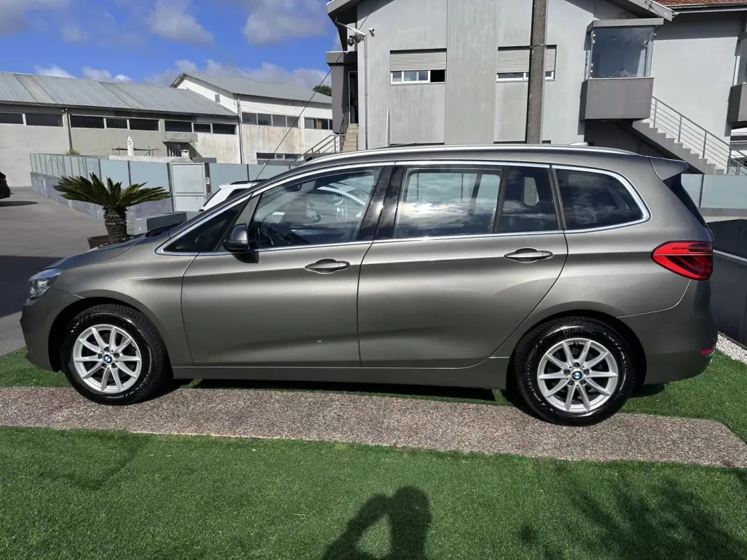 BMW 216 Gran Tourer 2015 - 14900 EUR, 180000 km - AUTO.MOTO.pt - 180000km - foto 18 de 77