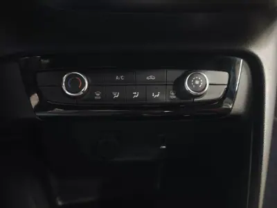 Opel Corsa 2020 - 14890 EUR, 68988 km - AUTO.MOTO.pt - 68988km - foto 17 de 31