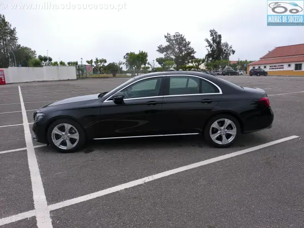 Mercedes-Benz E 220 2017 - 24500 EUR, 181000 km - AUTO.MOTO.pt - 181000km - foto 11 de 20