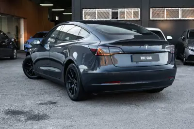 Tesla Model 3 2021 - 24999 EUR, 205000 km - 205000km - foto 2 de 26
