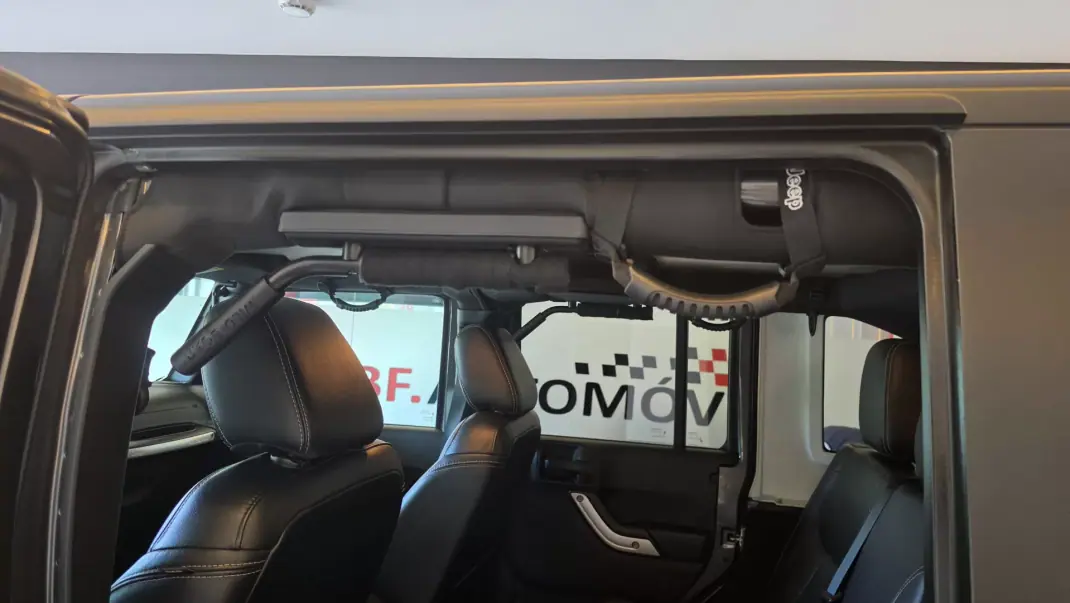 Jeep Wrangler Unlimited 2018 - 49500 EUR, 104894 km - AUTO.MOTO.pt - 104894km - foto 49 de 63