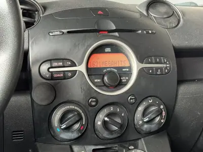 Mazda 2 2008 - 6450 EUR, 110000 km - AUTO.MOTO.pt - 110000km - foto 16 de 20