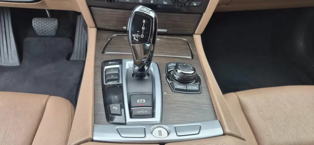 BMW 730 2009 - 13750 EUR, 304000 km - AUTO.MOTO.pt - 304000km - foto 15 de 44