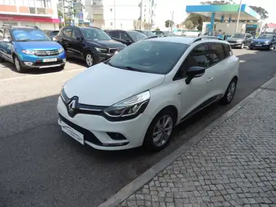 Renault Clio Sport Tourer 2018 - 11950 EUR, 135500 km - AUTO.MOTO.pt - 135500km - foto 3 de 16