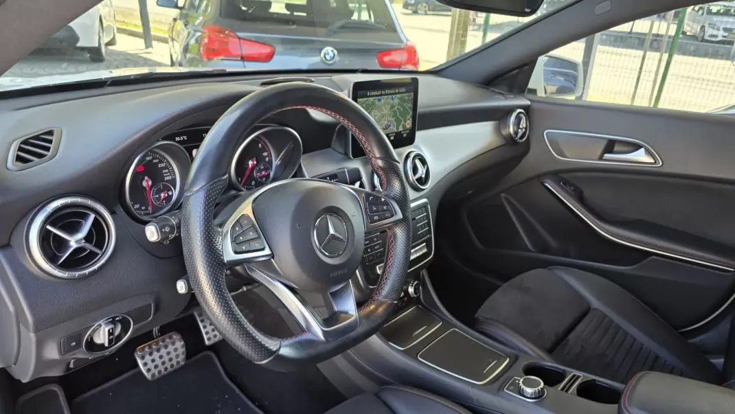 Mercedes-Benz CLA 220 2017 - 21990 EUR, 169000 km - AUTO.MOTO.pt - 169000km - foto 6 de 7