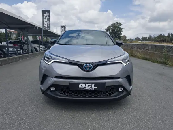 Toyota C-HR 2018 - 21990 EUR, 100000 km - AUTO.MOTO.pt - 100000km - foto 2 de 45