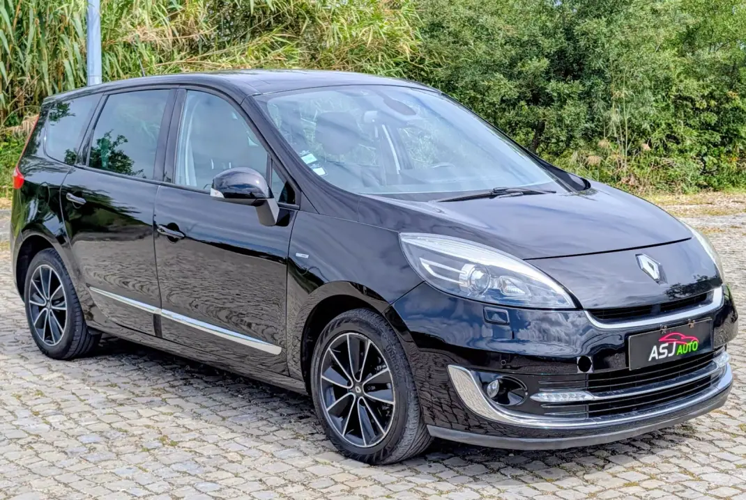 Renault Grand Scénic 2012 - 7250 EUR, 215638 km - AUTO.MOTO.pt - 215638km - foto 5 de 28