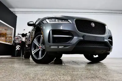 Jaguar F-Pace 2018 - 33900 EUR, 70000 km - AUTO.MOTO.pt - 70000km - foto 2 de 39