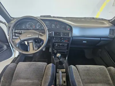 Toyota Corolla 1988 - 8999 EUR, 220000 km - AUTO.MOTO.pt - 220000km - foto 9 de 9