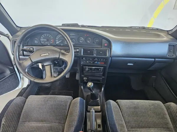 Toyota Corolla 1988 - 8999 EUR, 220000 km - AUTO.MOTO.pt - 220000km - foto 9 de 9