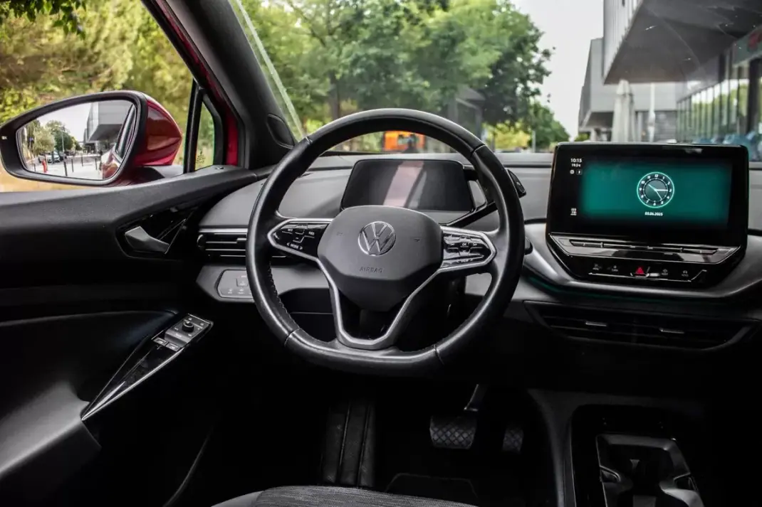 Volkswagen ID.4 2021 - 25990 EUR, 66500 km - AUTO.MOTO.pt - 66500km - foto 30 de 42