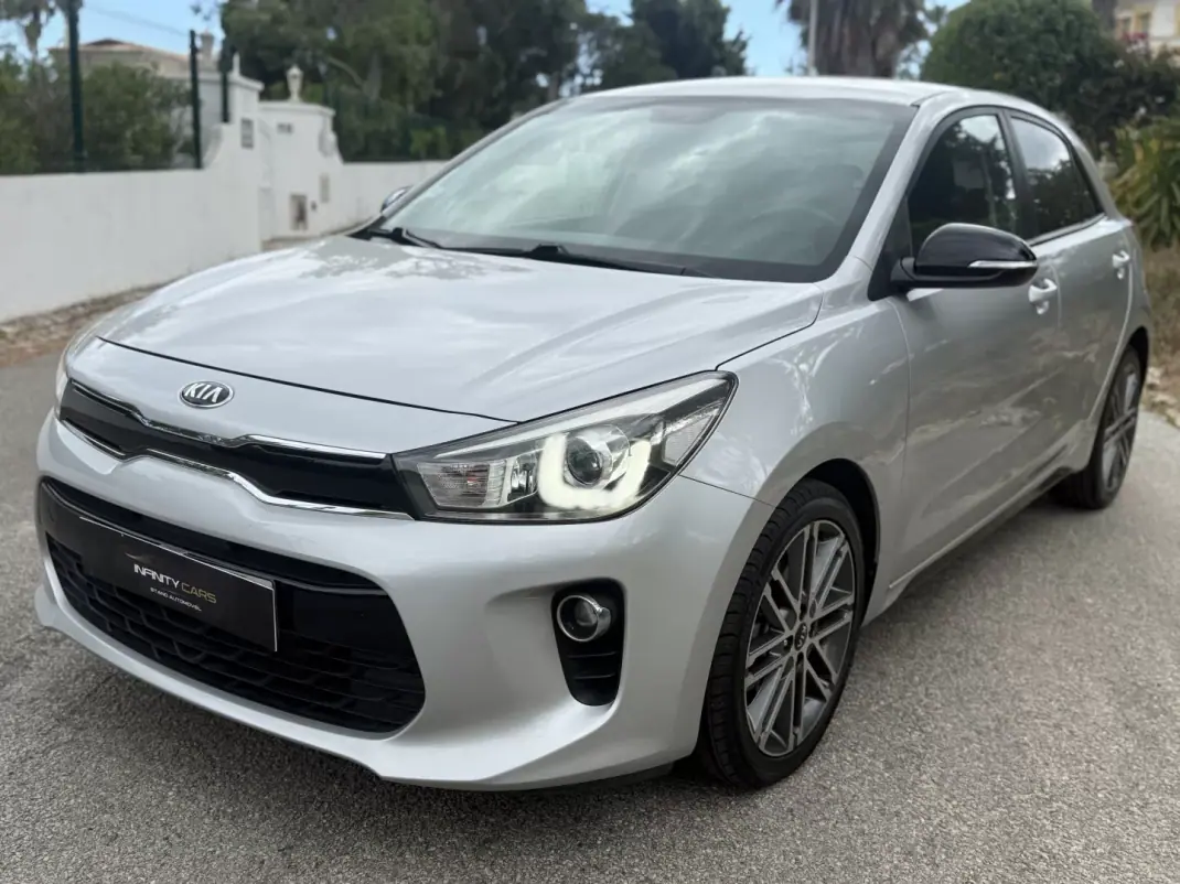 Kia Rio 2017 - 11999 EUR, 90000 km - AUTO.MOTO.pt - 90000km - foto 1 de 10
