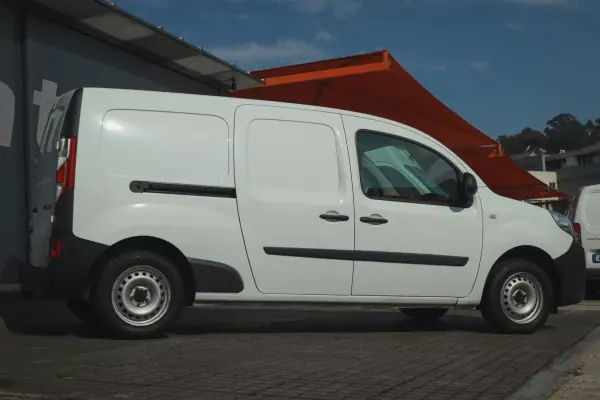 Renault Kangoo 2021 - 14580 EUR, 129980 km - AUTO.MOTO.pt - 129980km - foto 10 de 20