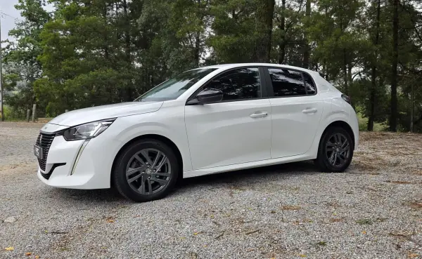 Peugeot 208 2022 - 13490 EUR, 109000 km - AUTO.MOTO.pt - 109000km - foto 5 de 21