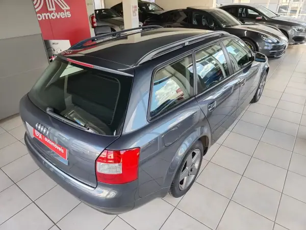 Audi A4 Avant 2004 - 6250 EUR, 348000 km - AUTO.MOTO.pt - 348000km - foto 12 de 34